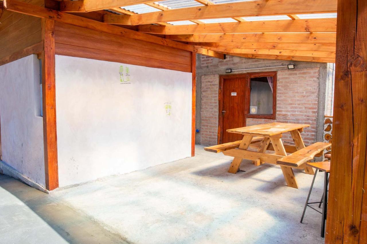 Huellas Hostel Лаго-Пуэло Экстерьер фото